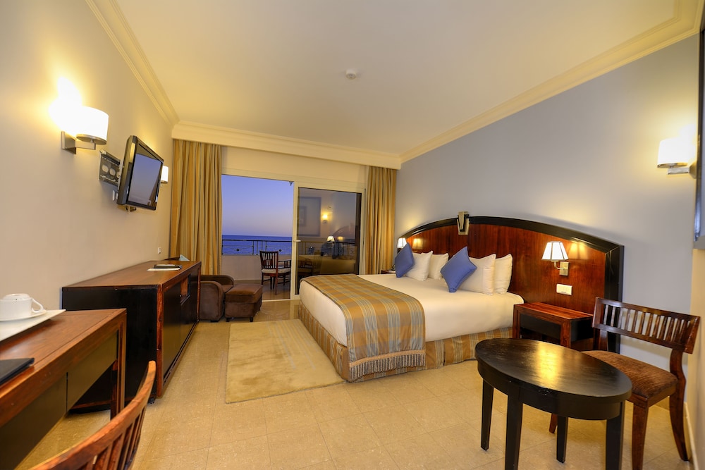 DELUXE SEA VIEW ROOM
