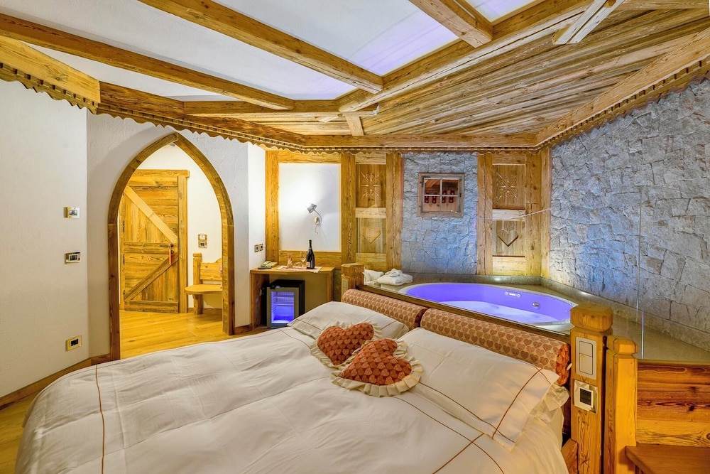 Queen Bed