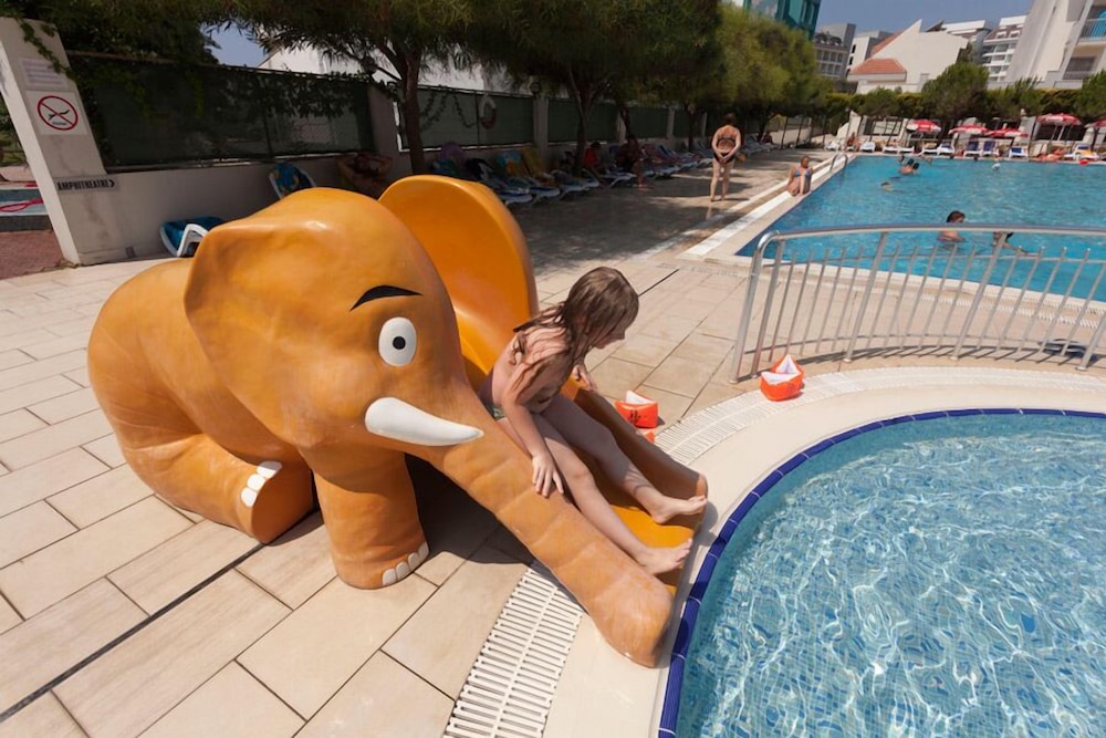 Side Story Resort & Spa 49/53