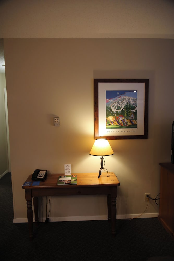 Tantalus Resort Lodge 26/55