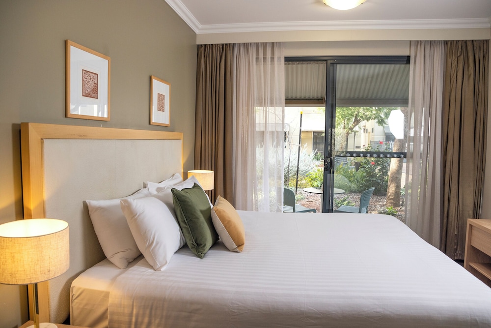1 Bedroom, Spa, Executive, Apartment, King Bed, Garden View