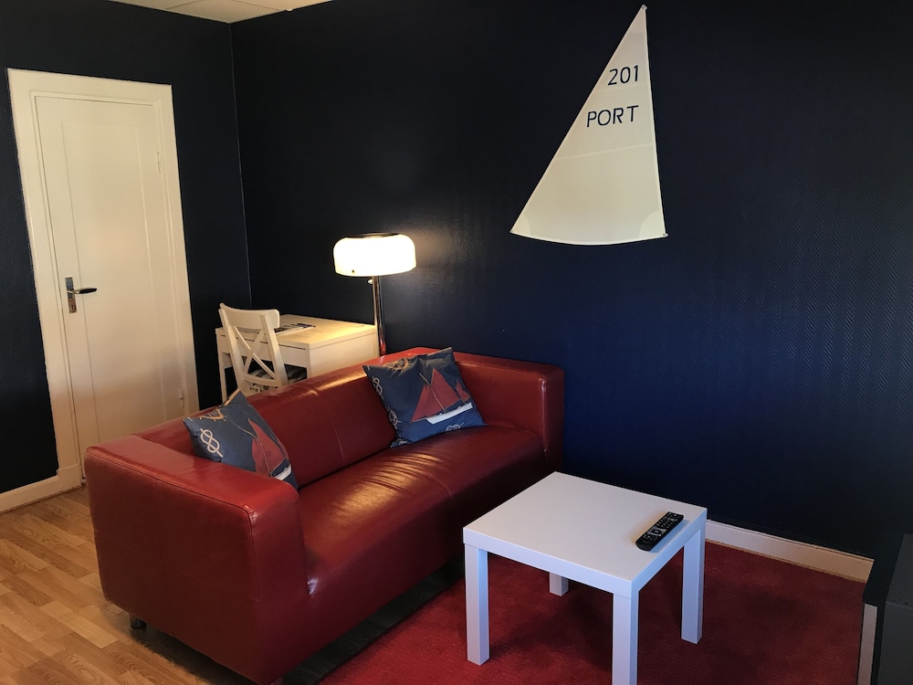 Port Hotel 25/45
