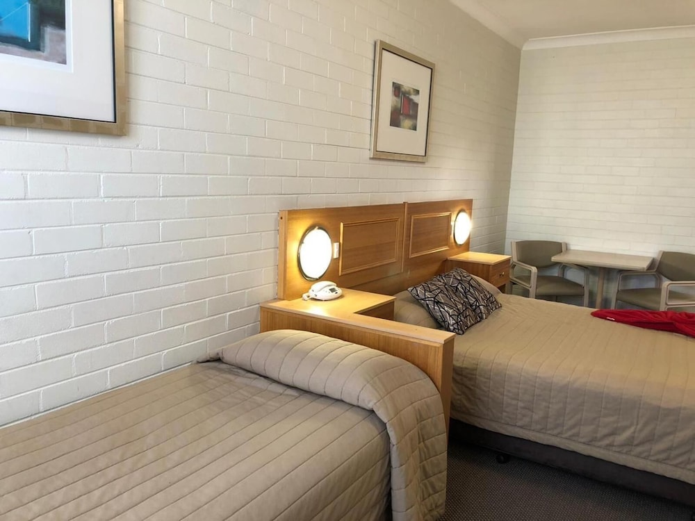 Goulburn Motor Inn 15/59