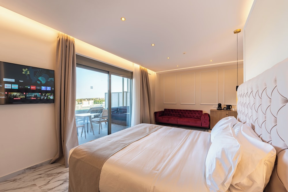 Philia Center Suites 35/73