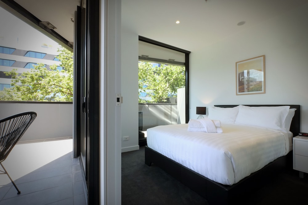 1 BEDROOM, EXECUTIVE, APARTMENT