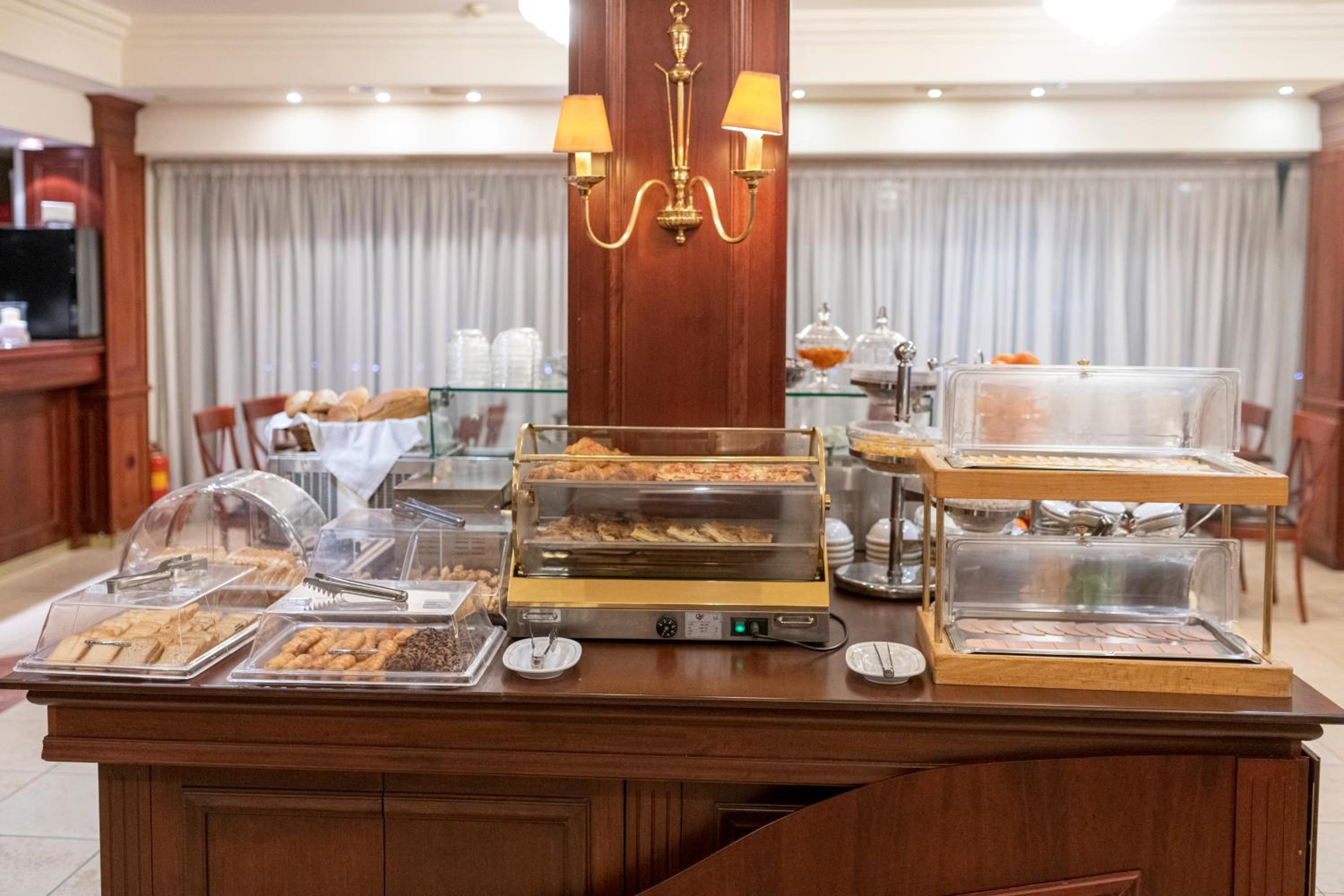 BEST WESTERN LINGOS HOTEL 6/55