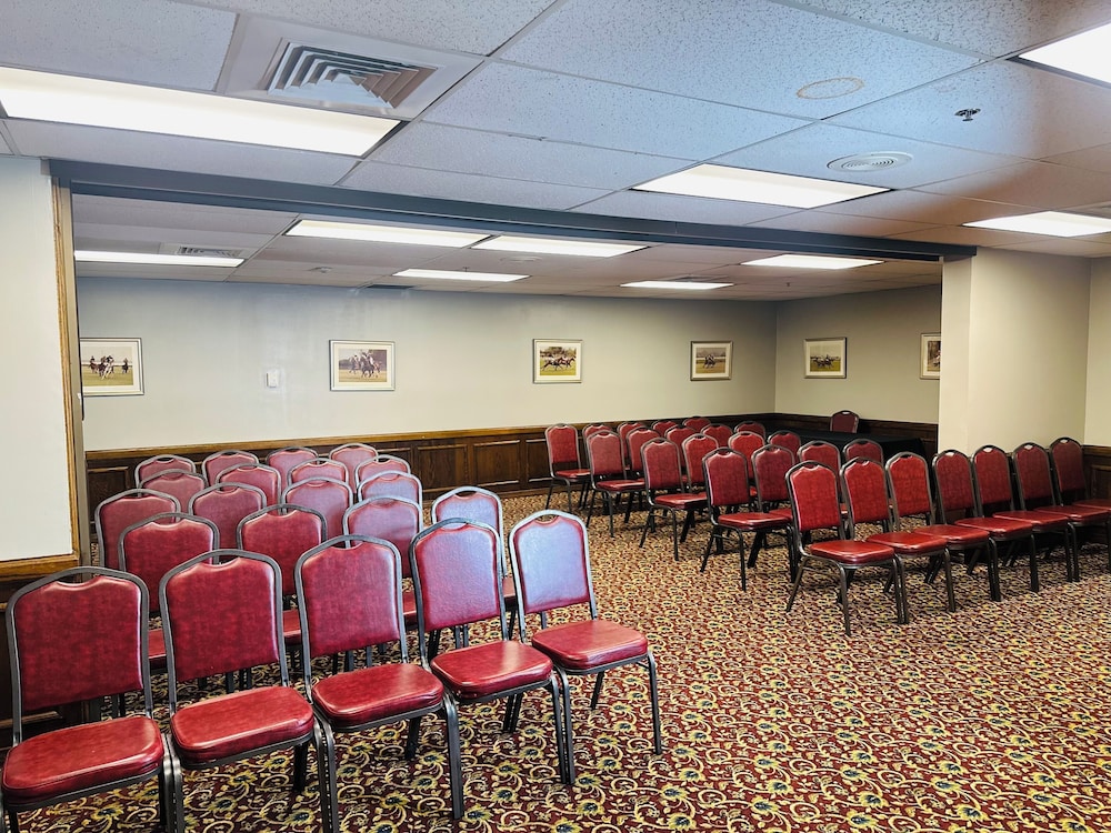 HISTORIC SANTA MARIA INN 57/67