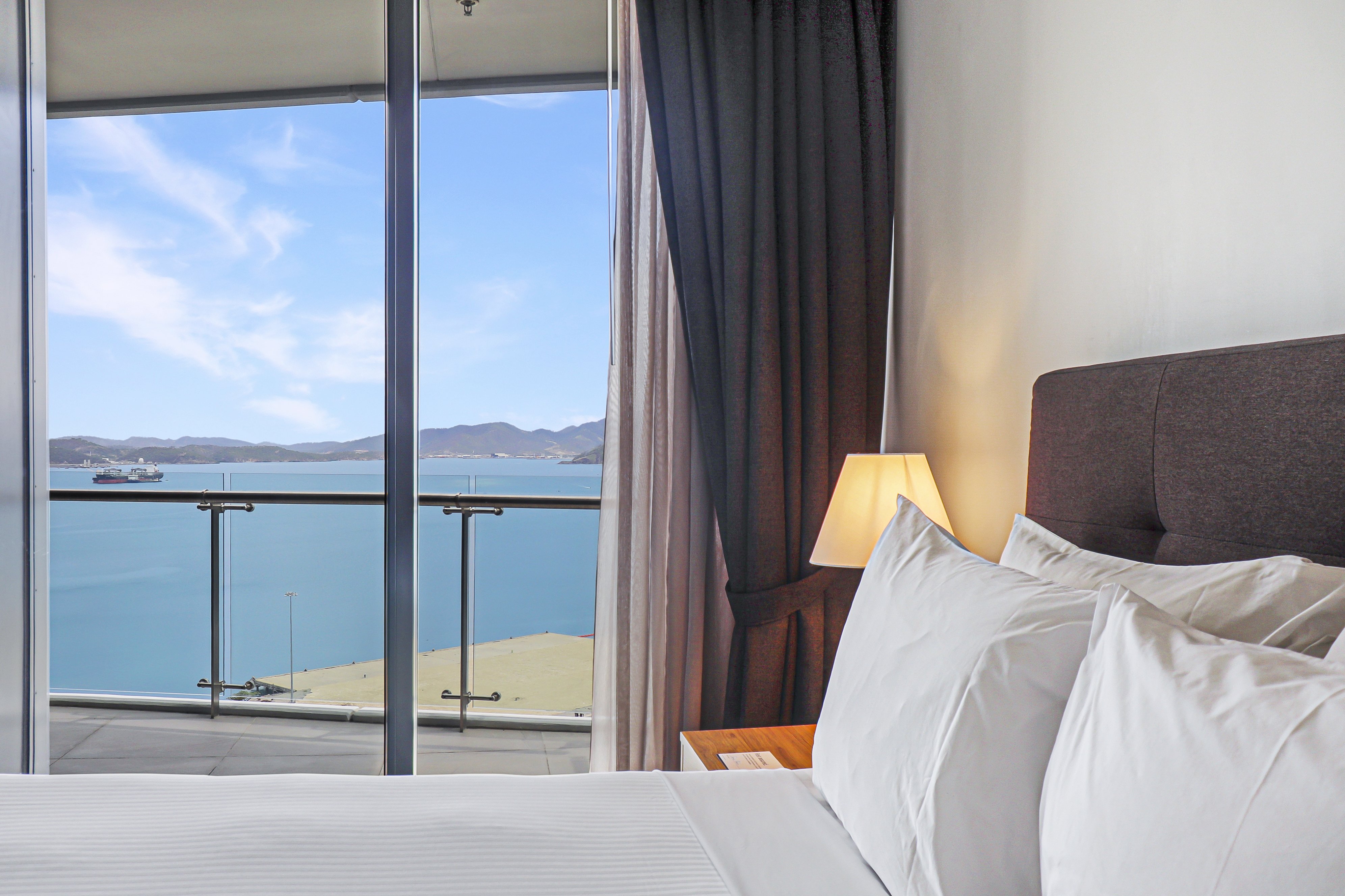 2 Bedrooms, Apartment, Water View