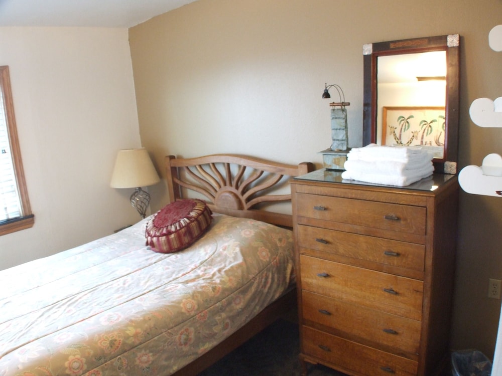 Qupqugiaq Inn 24/61