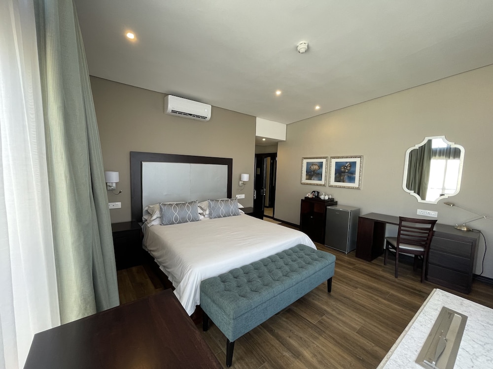 Premier Hotel Cape Town 23/82