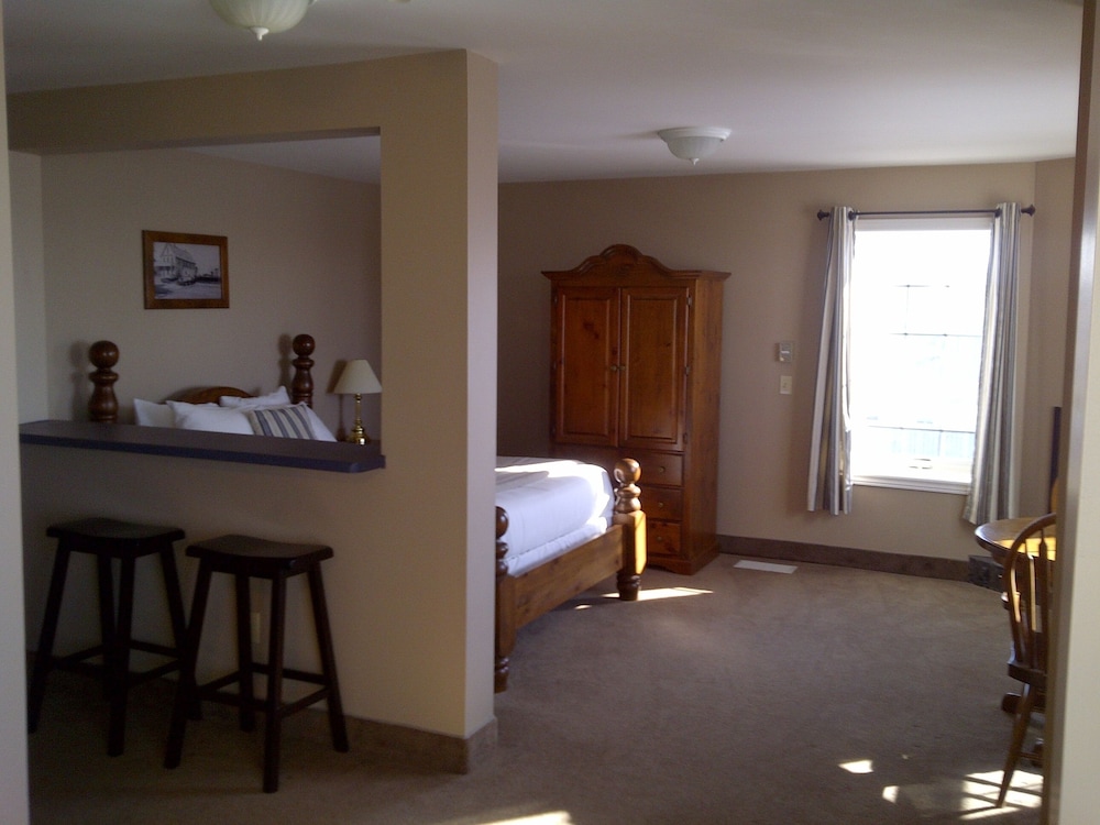 Seacliffe Inn 8/50