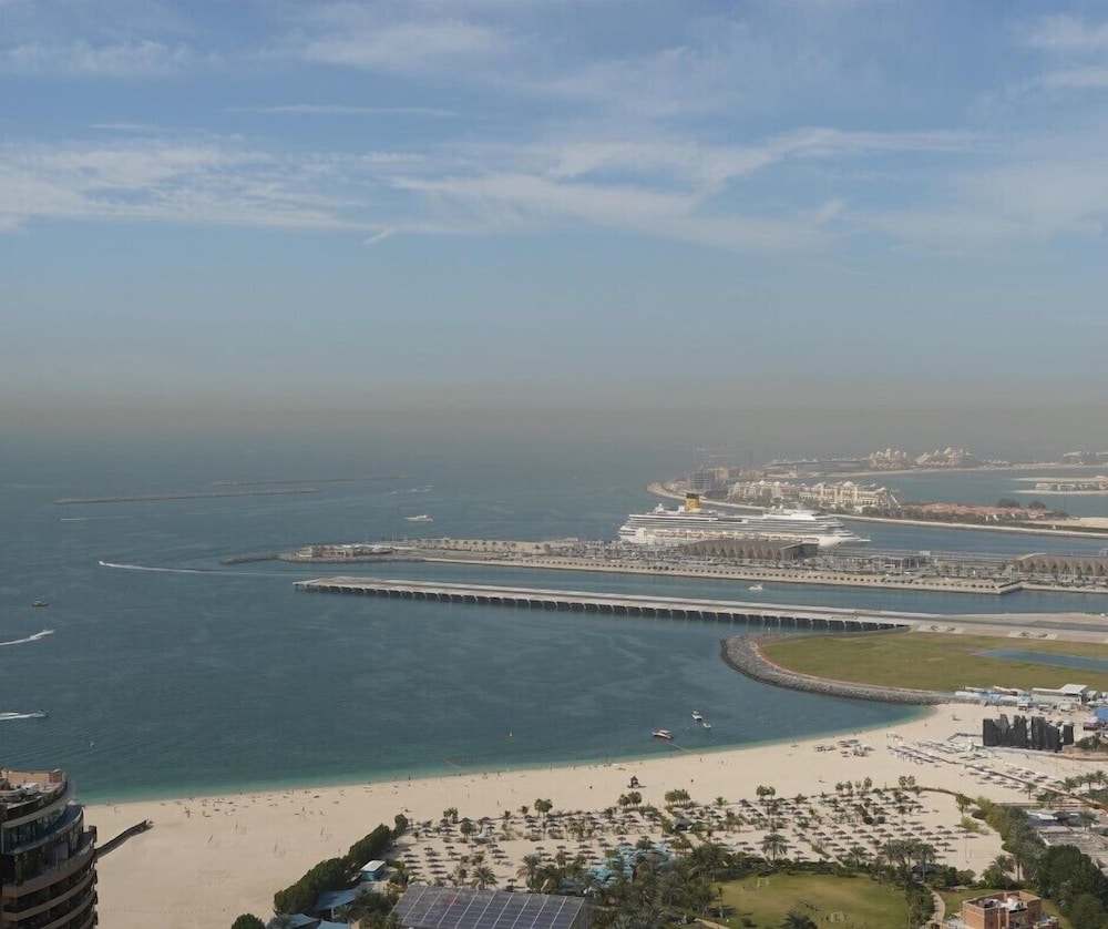 Barcelo Residences Dubai Marina 45/50