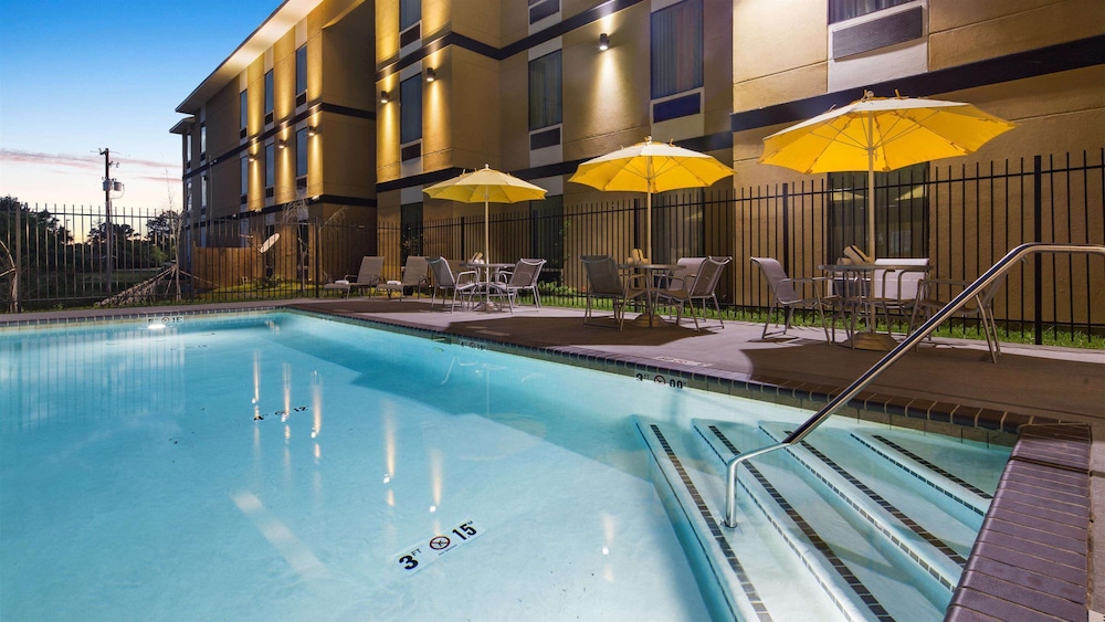Best Western Plus Regency Park 5/43