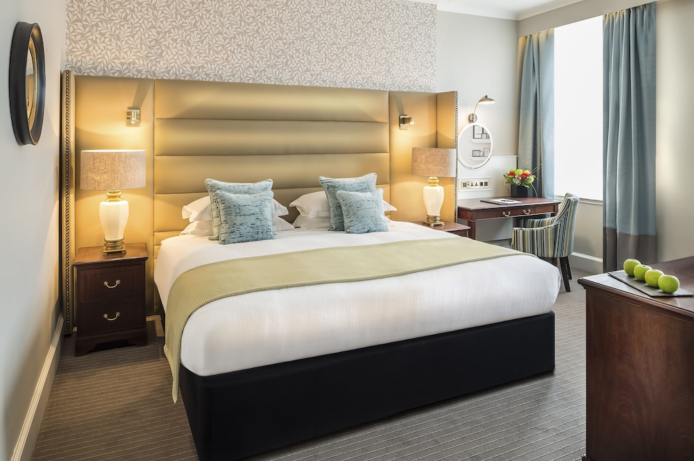 DELUXE, DOUBLE BED