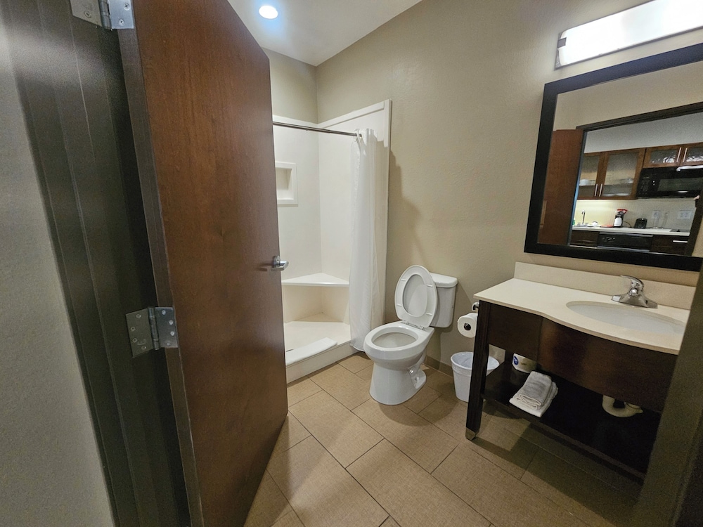 Heritage Place Hotel & Suites 45/48