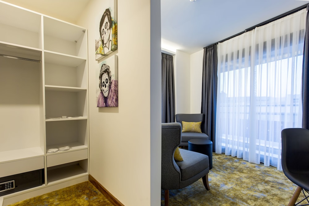 Hay Hotel Alsancak 36/50