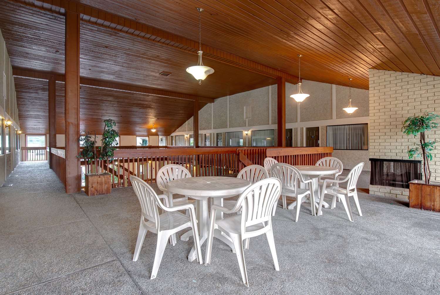 Days Inn By Wyndham Vernon 13/31