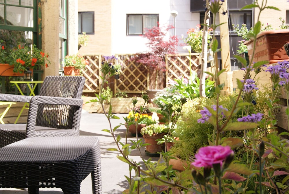 Aloha Hostel 31/33