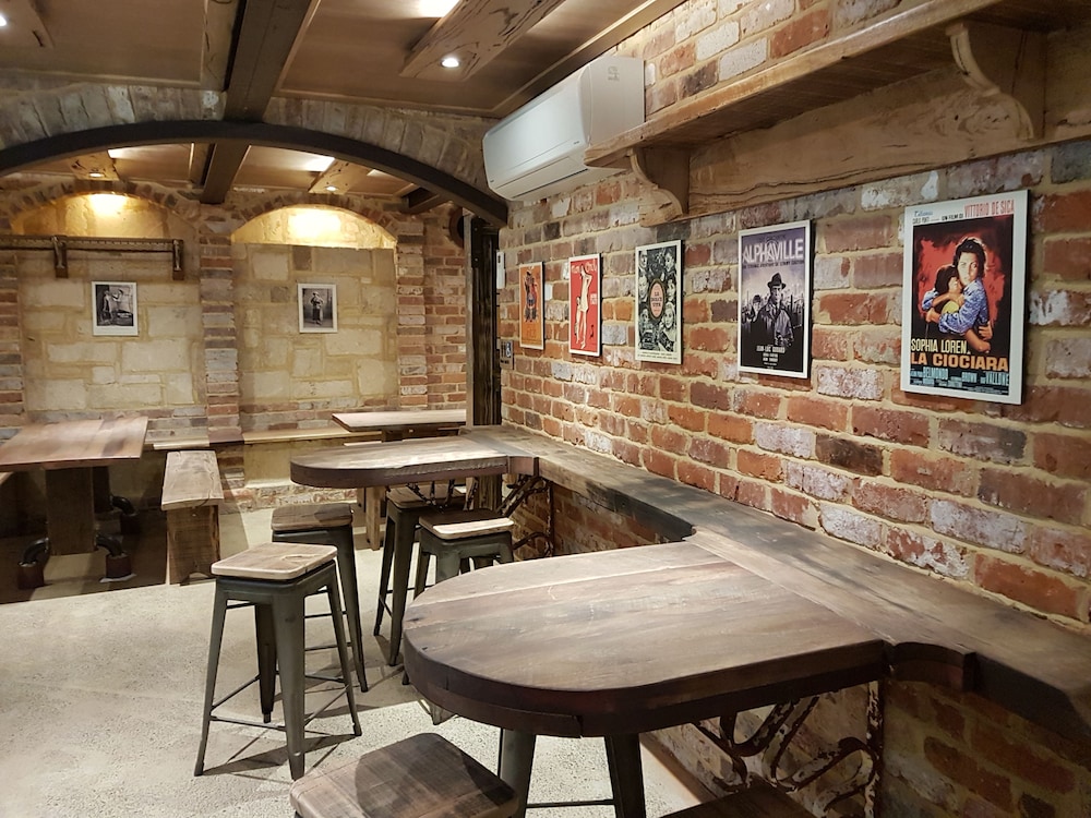 Bridgefield Guest House 33/50