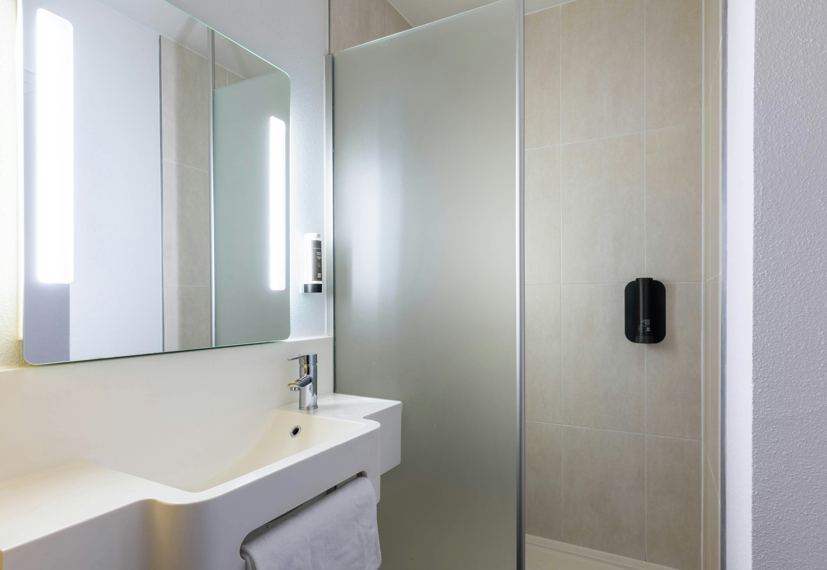 B&B Hotel Lille Roubaix Centre Grand-Place 24/24