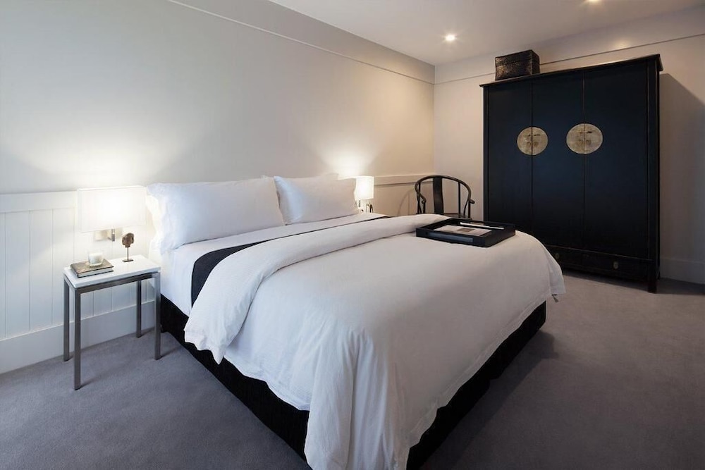 Burbury Hotel & Apartments 8/49