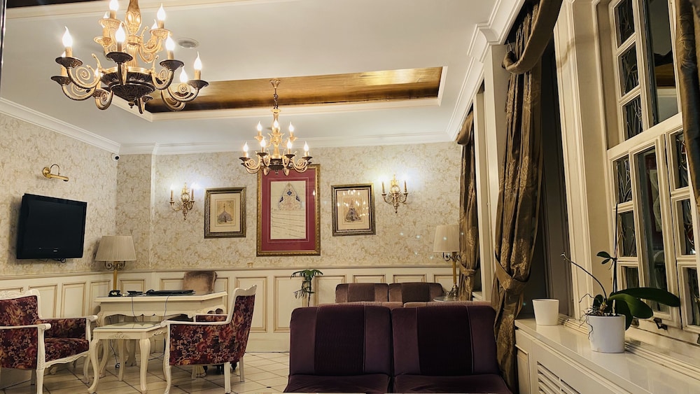 Avicenna Hotel 58/73