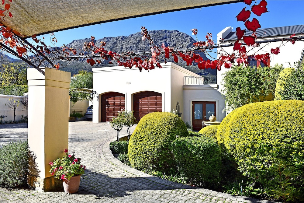 Petit Plaisir Cottage 38/47