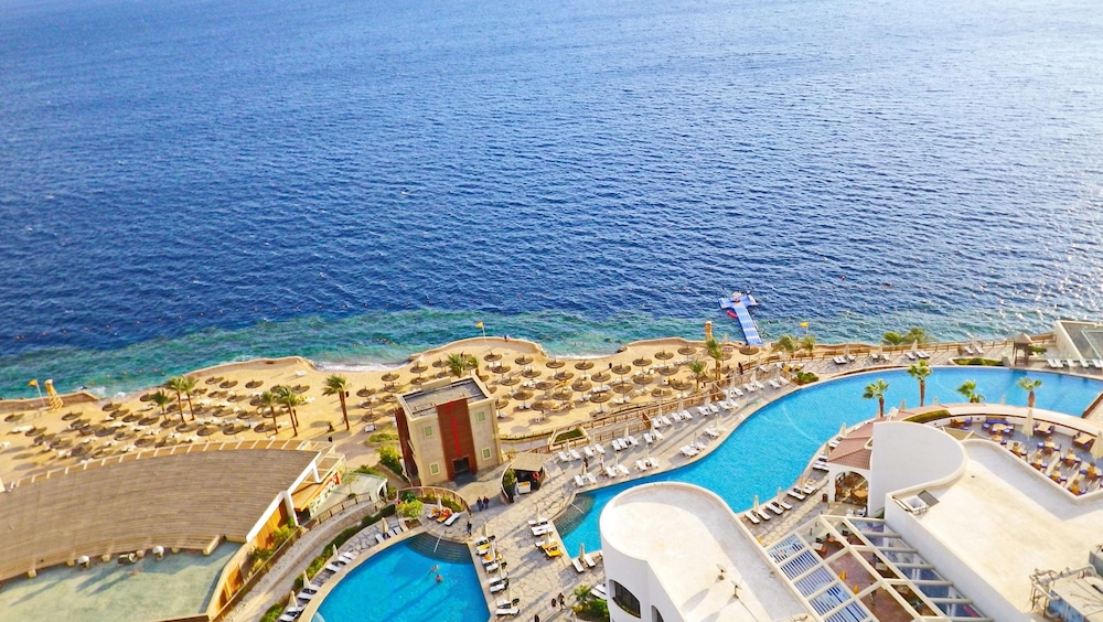 Reef Oasis Blue Bay Resort and Spa 44/48