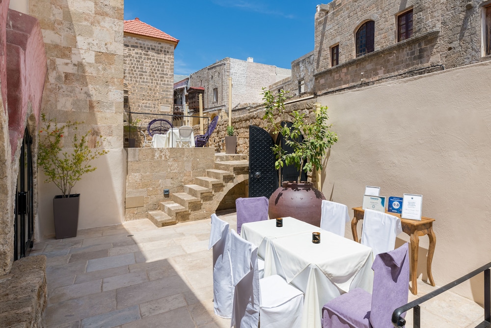 Allegory Boutique Hotel 80/100