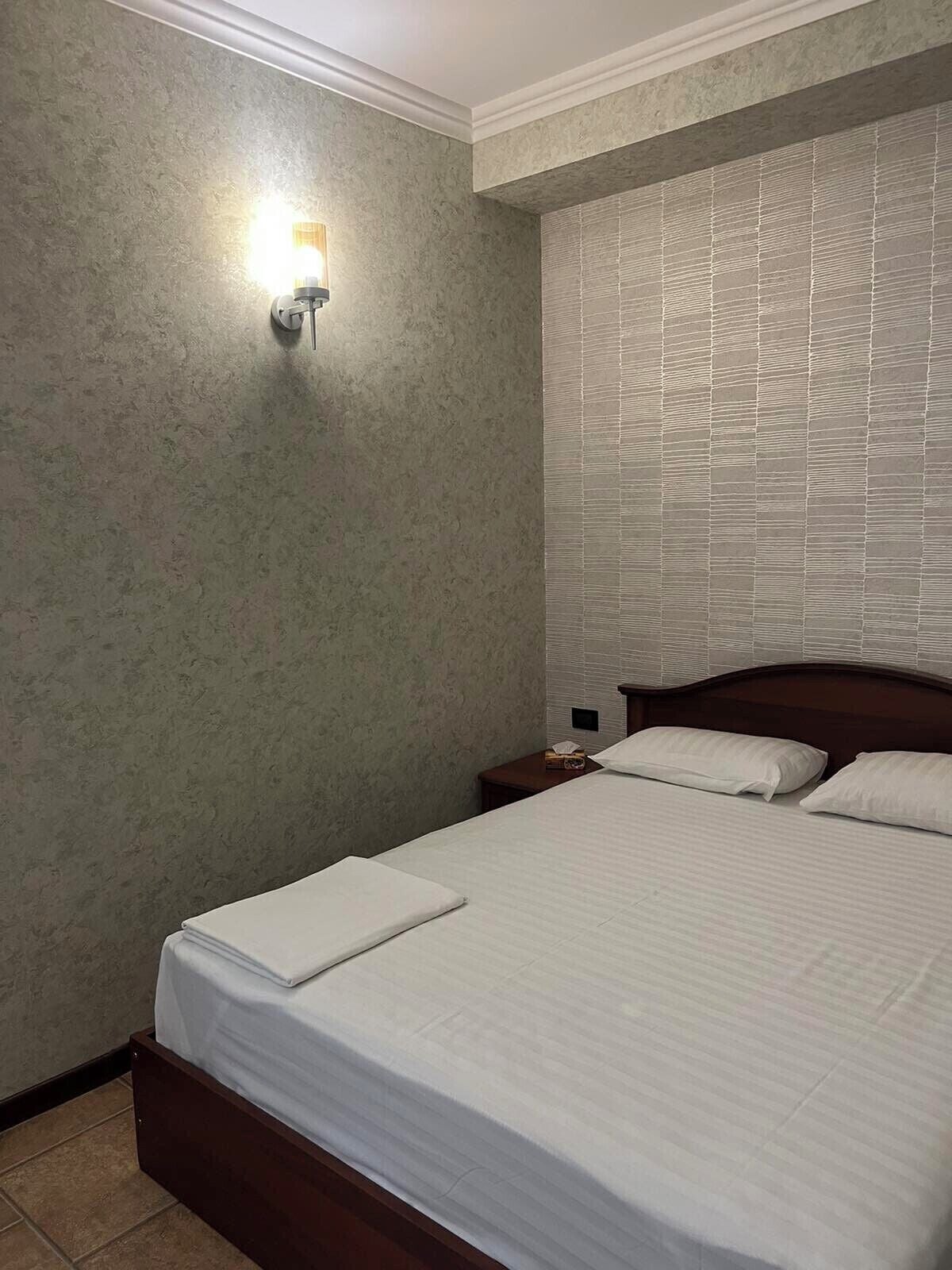 BUDGET, DOUBLE BED