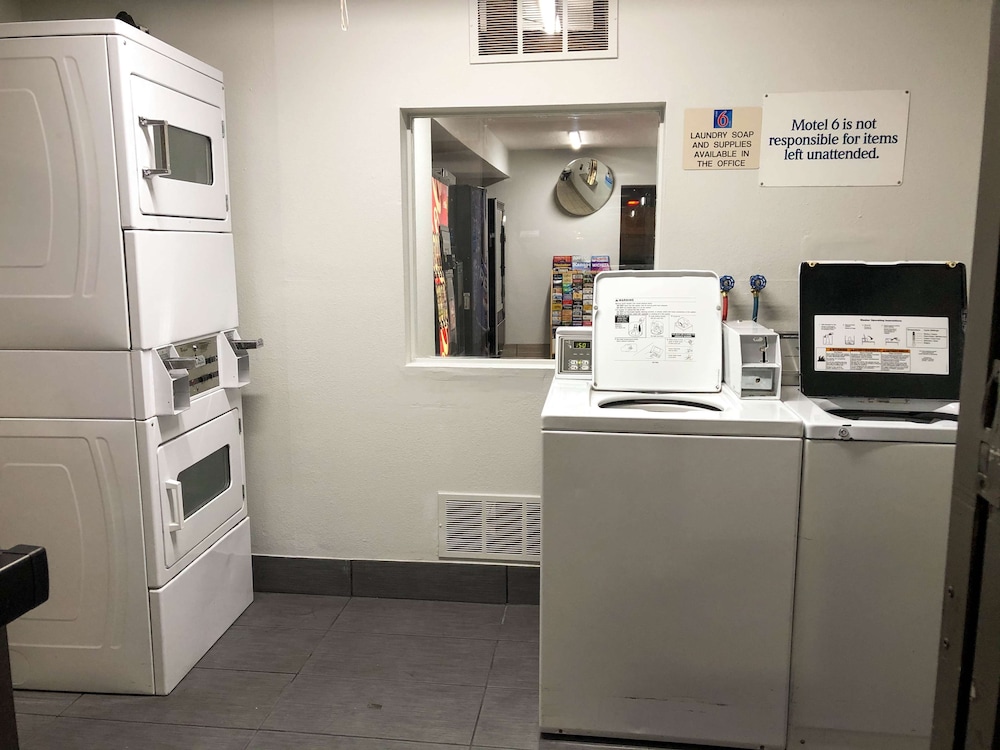 Studio6 Wichita, KS Airport image