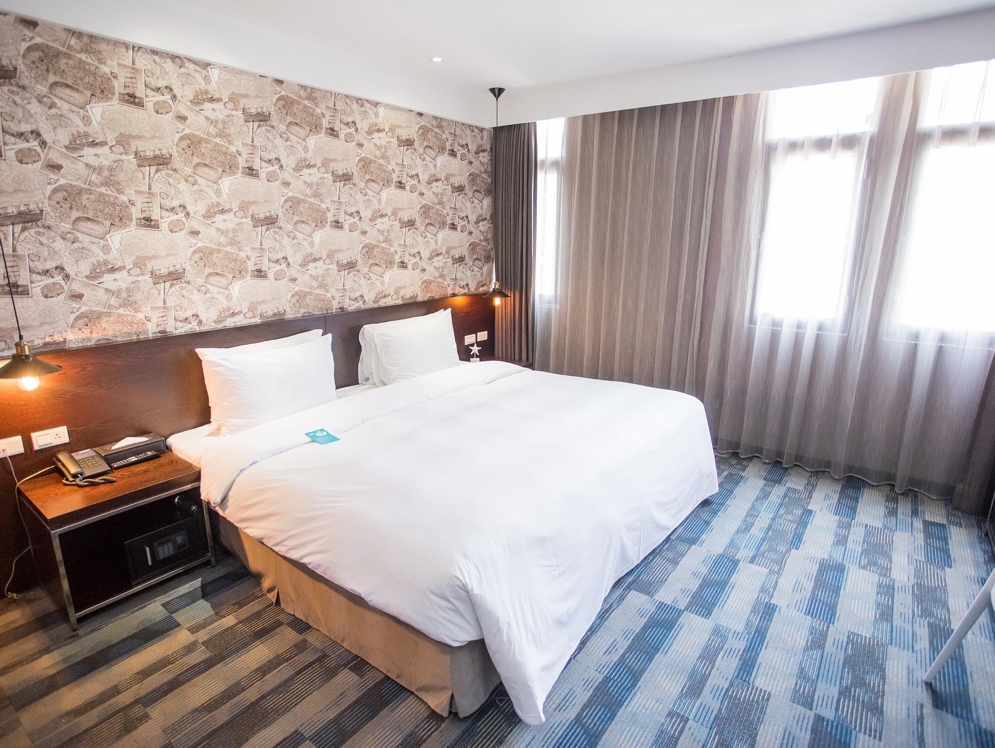 Deluxe, Double Bed