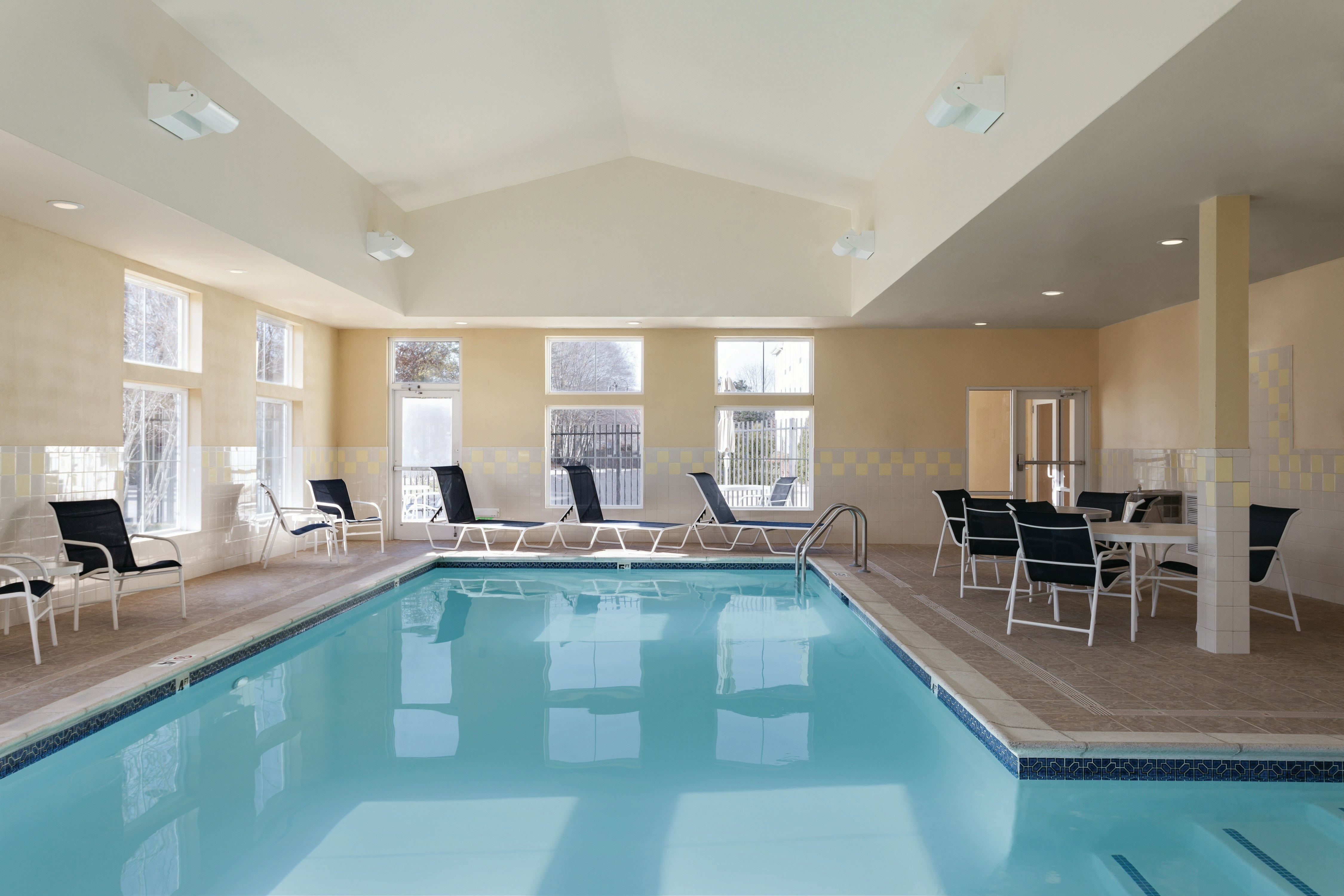 Hampton Inn and Suites Mystic 24/56