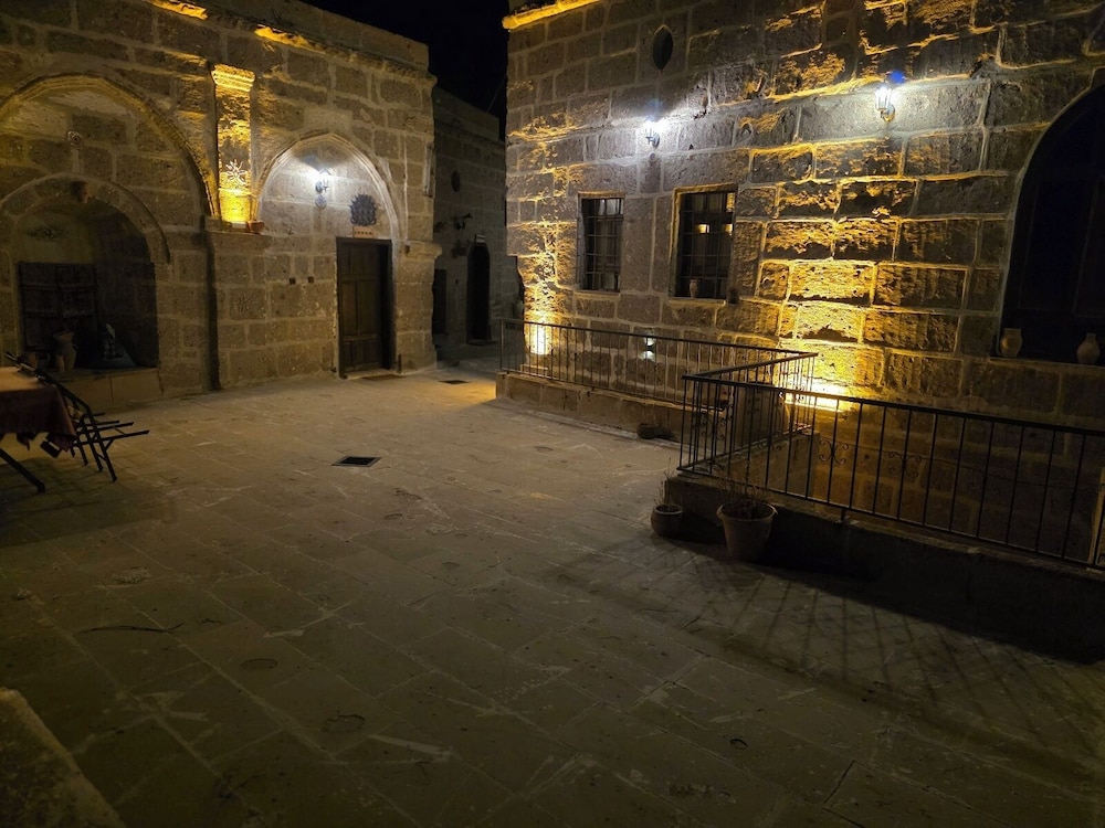 Cappadocia Antique Gelveri Cave Hotel 32/64