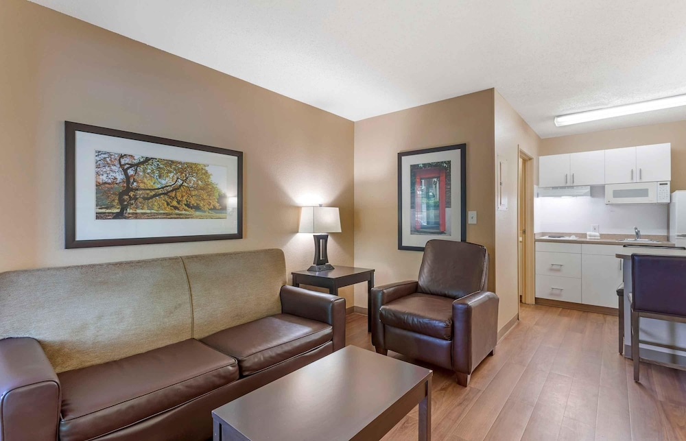 Extended Stay America - San Antonio - Airport 38/56