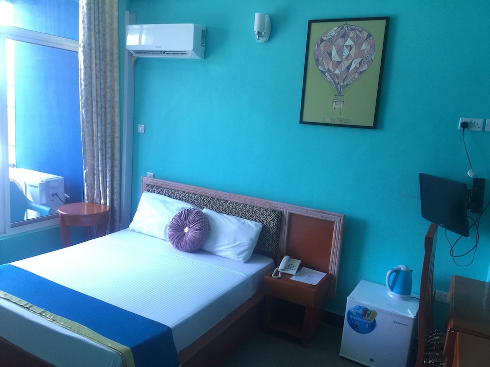 Bl Airport Hotel 9/45