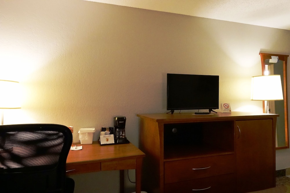 Super 8 by Wyndham Regina 26/33