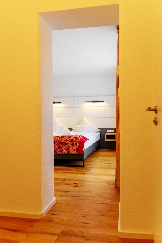 Bodensee Hotel Kreuz 19/50
