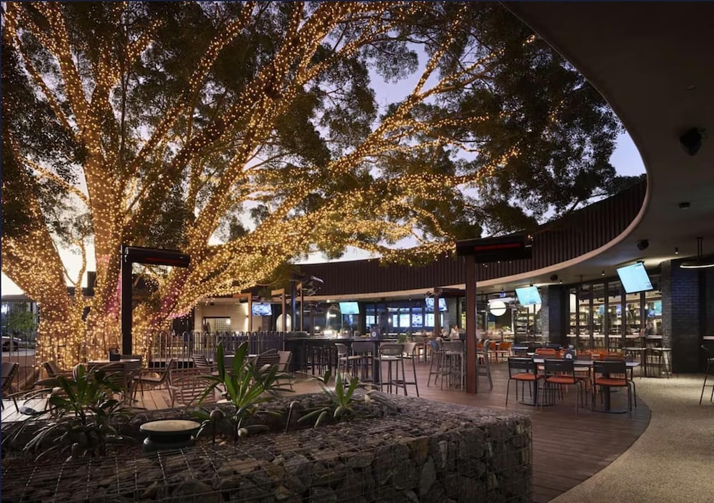 Brook Hotel 45/50