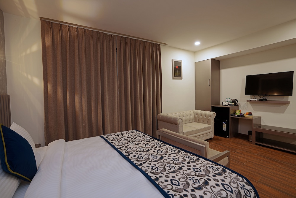 Suite, 2 Double Beds, Pool View, Balcony