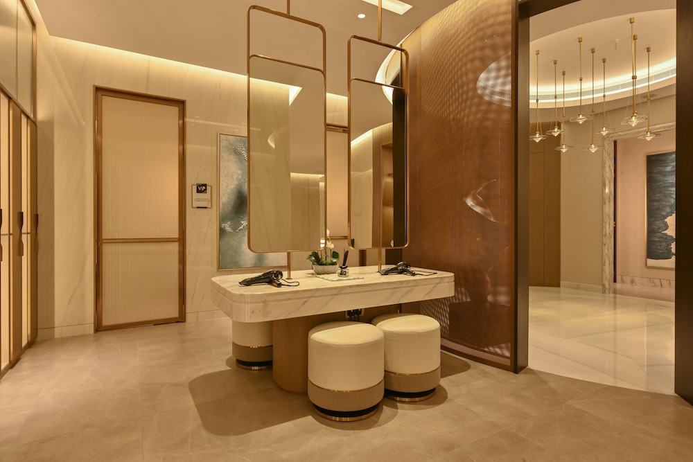Onyx Rotana 60/61