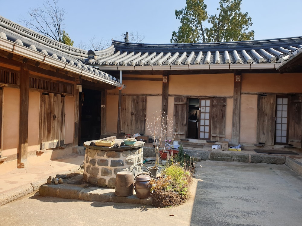 Gyeamgotaek 43/48