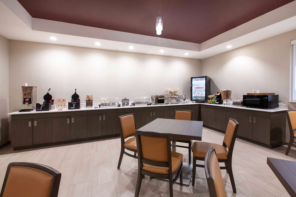 Hawthorn Suites By Wyndham Odessa 8/17