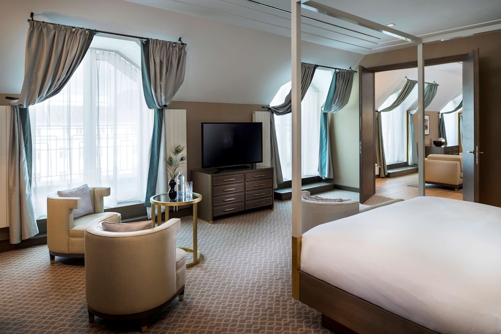 Hilton Vienna Plaza 24/83