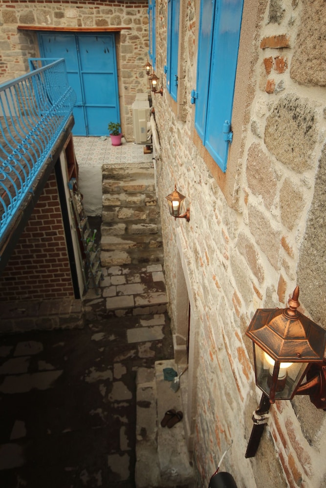 Bergama Tas Konak 25/50