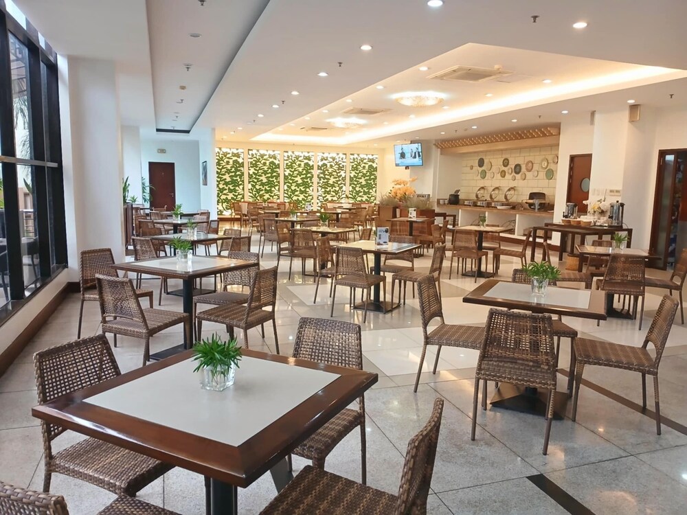 Dohera Hotel 52/69