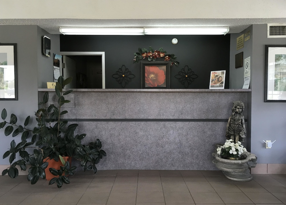 Americas Best Value Inn & Suites Slidell 7/11