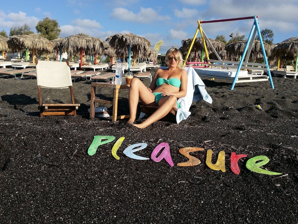 Pleasure Beachside Studios 20/50