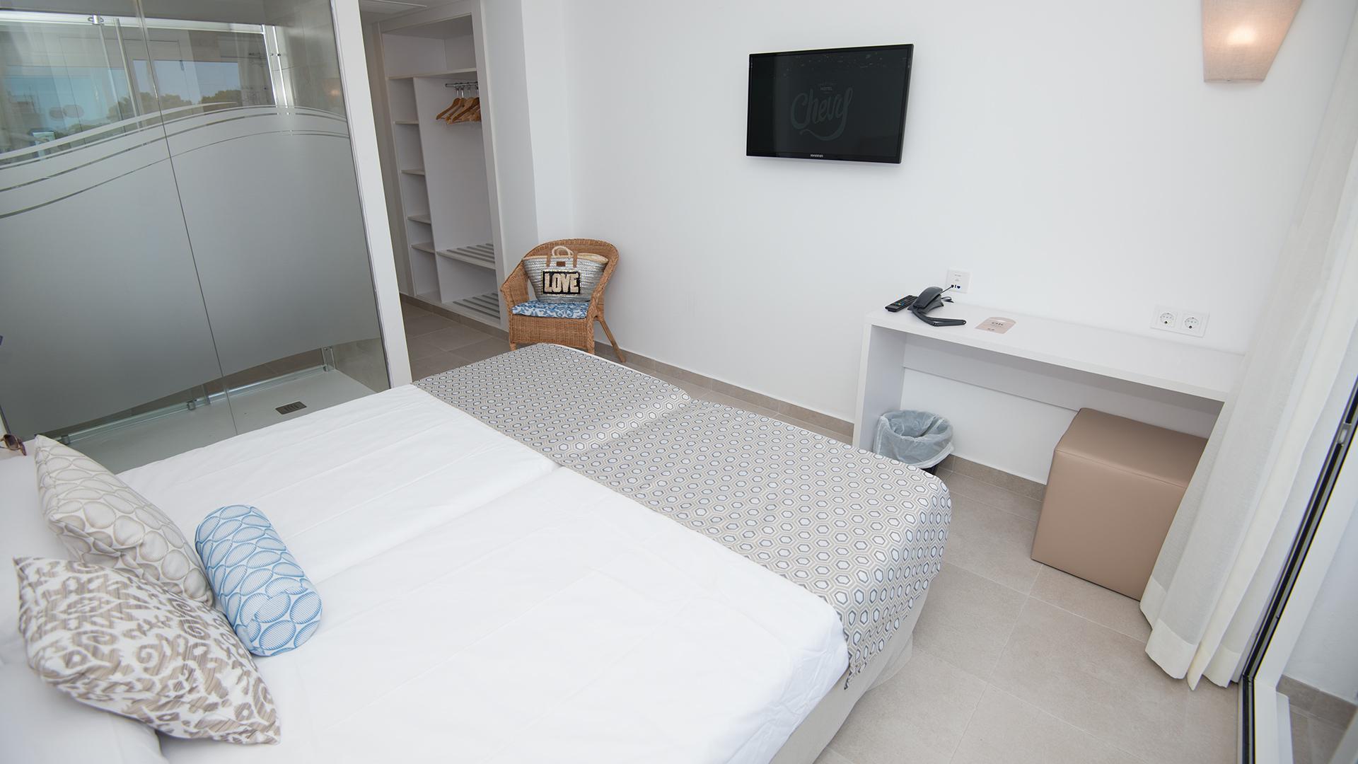Standard, Double Bed, Balcony or Terrace