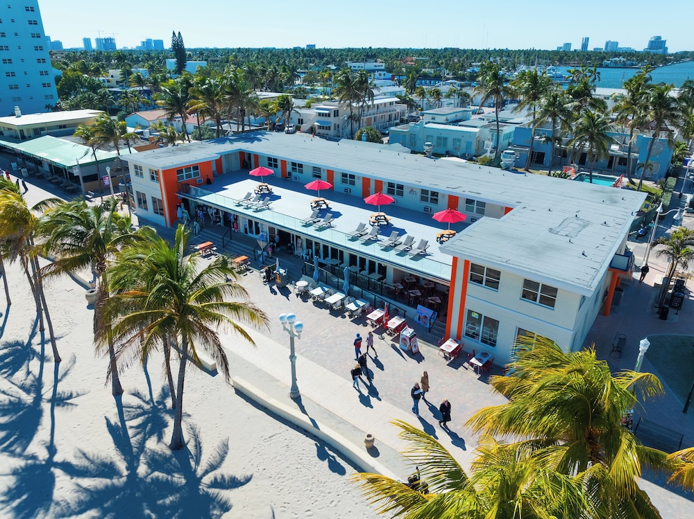 La Terrace Oceanfront 3/50
